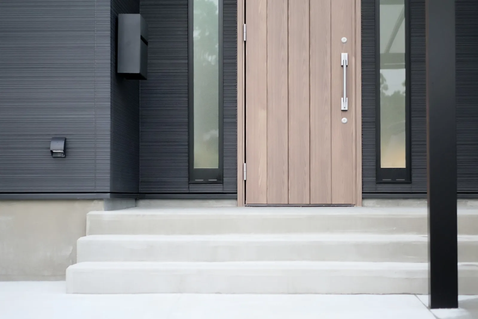 玄関アプローチ